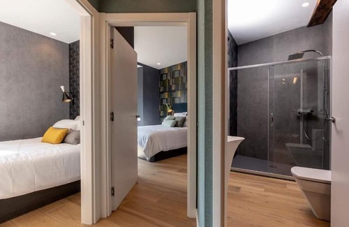 Egia Appartement | BIG Full Apart 4 ROOMS in a Centric Home Parking Included