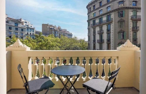 Eixample Appartement | 4-bedroom apartment in fantastic Barcelona with AC