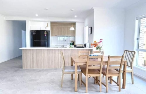 Brisbane Maison | Home Blanc - Brand New, Peaceful & Well Equipped