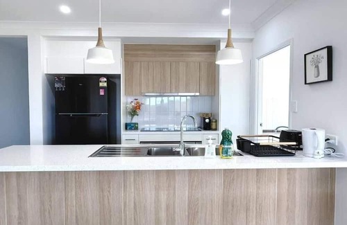 Brisbane Maison | Home Blanc - Brand New, Peaceful & Well Equipped