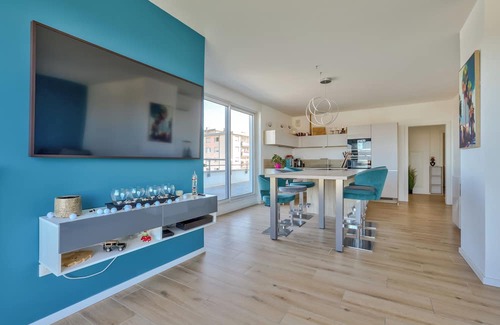 Poteries Appartement | Stunning 1BR Flat with Terrace and private parking