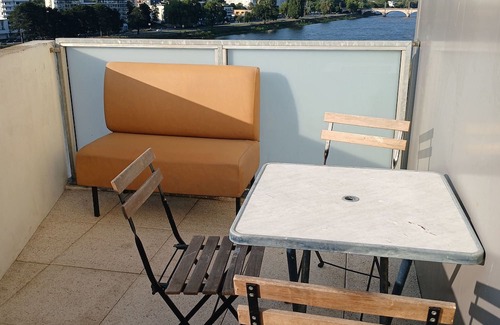 Ile Beaulieu Appartement | Spacious modern apartment with view of the Loire