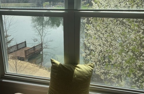 Bonne Terre Maison | Serene retreat with lake views. Long-term rental and family friendly.