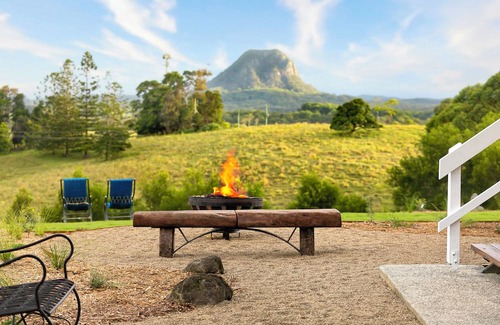 Pinbarren Maison | The Lodge at Pinbarren with Mountain Views & Pool