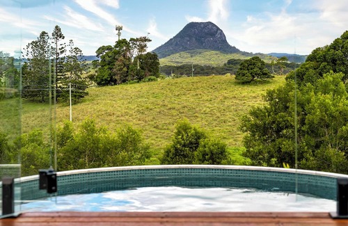Pinbarren Maison | The Lodge at Pinbarren with Mountain Views & Pool
