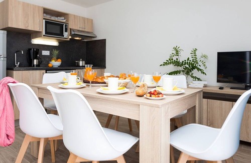 Noirmoutier-en-l'Ile Appartement | Le Domaine des Pins by Interhome