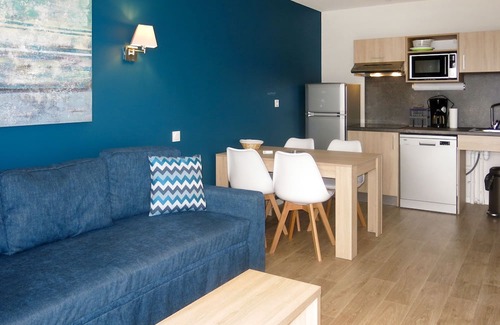 Noirmoutier-en-l'Ile Appartement | Le Domaine des Pins by Interhome