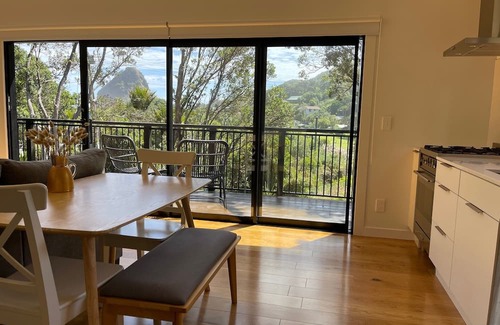Piha Maison | "Ruruwai" Perfect Piha Beach getaway