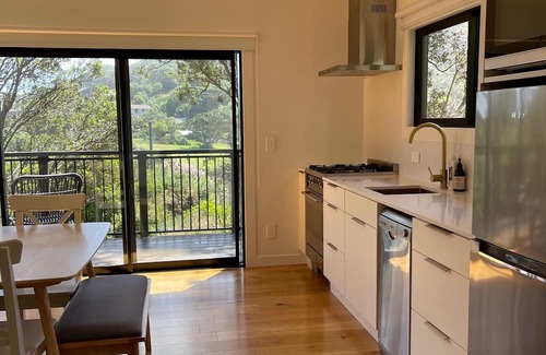 Piha Maison | "Ruruwai" Perfect Piha Beach getaway