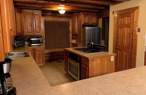 Pinetown Cabine | Majestic Tranquil 3-bedroom cabin for a relaxing getaway