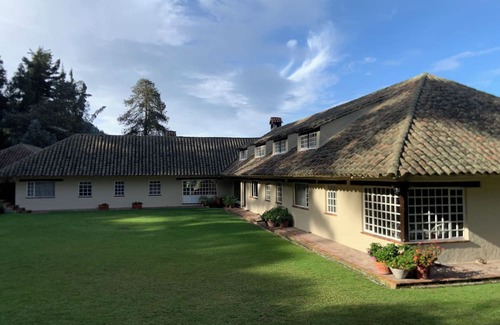 Zipaquira Cottage | Hacienda Quebraditas with beautiful fireplace, 10 minutes from the Salt Cathedral.