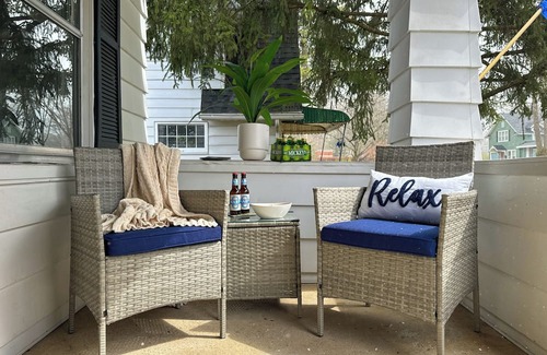South Bend Maison | Golden Dome Getaway | Walk to ND | School Spirit!