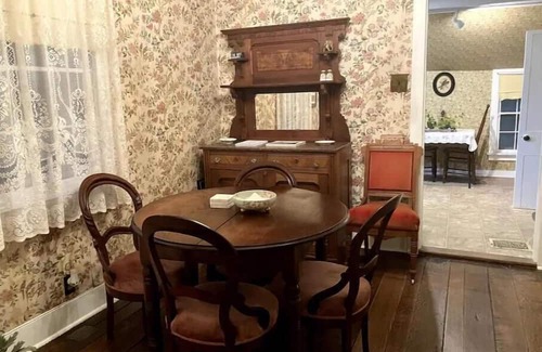 Hillsboro Maison | Historic Blackman-Evans Home