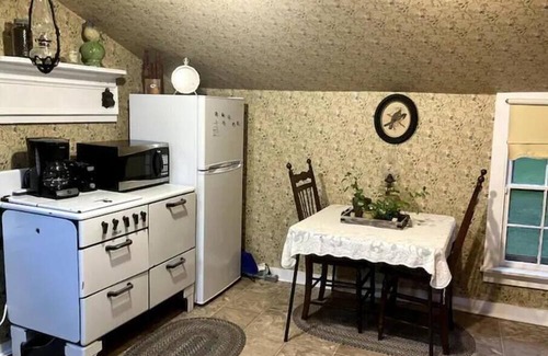 Hillsboro Maison | Historic Blackman-Evans Home