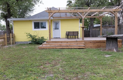Aransas Pass Maison | Immerse yourself in the comfort of this charming home in Aransas Pass!