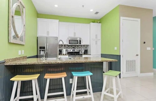 South Padre Island Copropriété | Coral Cave Luxury Condo! Enjoy the beach, pools, BBQs, and bay views.