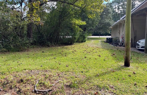 Pawleys Island Maison | Cute cottage in Pawleys with 2 queen beds and 2 full baths that allow pets!
