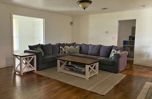 Kempner Maison | Spacious 4BR/2BA 3 Acres - Family/Pet Friendly - 16 Miles Ft Cavazos Main Gate