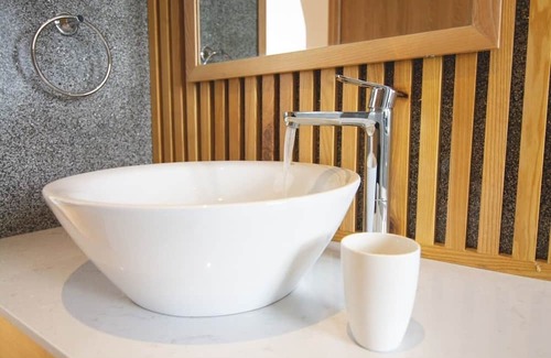 Cam Thanh Lit Et Petit-Déjeuner | Lime Villa - Triple Rilassati e ricaricati in quest'oasi di quiete ed eleganza.