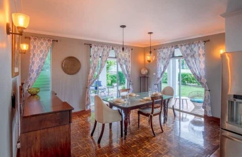 Little Battaleys Maison | The Retreat. Your home away from home.