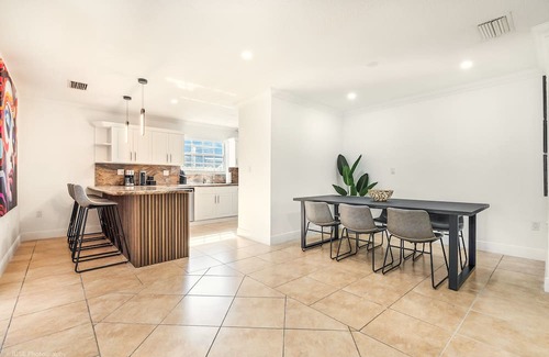 Westchester Maison | Le Femme Paradise/Heated Pool/Game Room! n