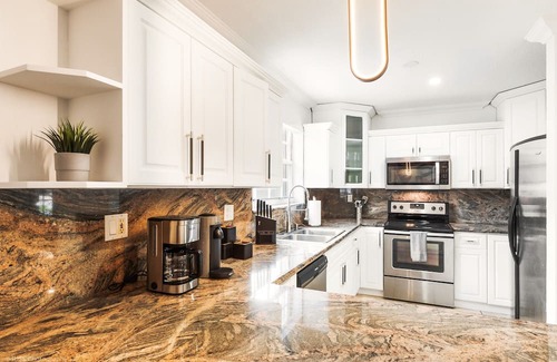 Westchester Maison | Le Femme Paradise/Heated Pool/Game Room! n