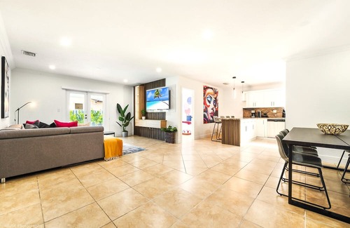 Westchester Maison | Le Femme Paradise/Heated Pool/Game Room! n