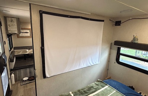 La Hacienda Estates Station Balnéaire | Cozy Camper near lake Travis & Colorado River