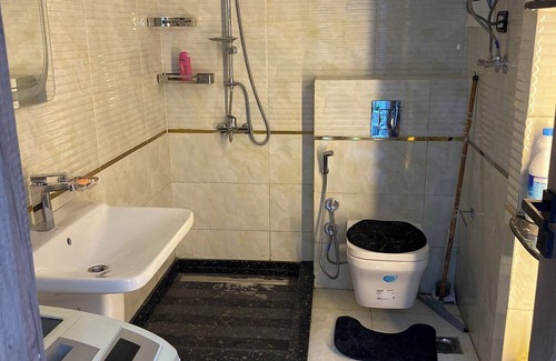 Nasr City Copropriété | Phenomenal 2-bedroom condo with AC in Cairo Governorate