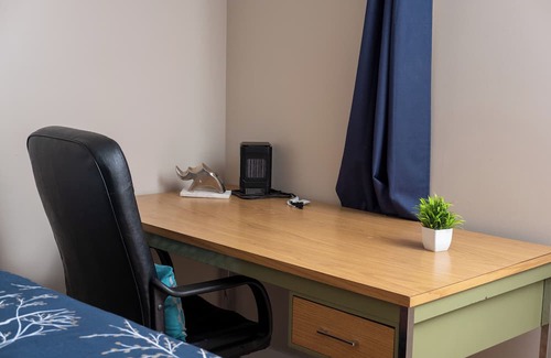 Varsity Maison | Cozy 3BD Basement Suite, 1 Bath in Varsity