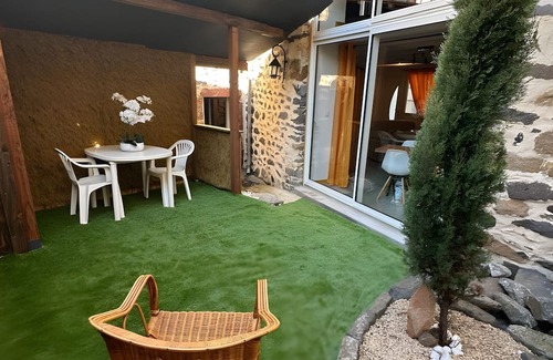 Boudes Maison | Holiday Home 'La Fermette 2' with Private Garden
