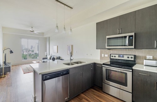 West End Appartement | Blueground | Downtown Austin, pool, nr Congress