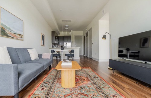 West End Appartement | Blueground | Downtown Austin, pool, nr Congress