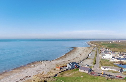 Dinas Dinlle Appartement | 2 bedroom accommodation in Caernarfon