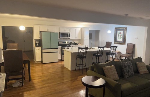 East Durham Lit Et Petit-Déjeuner | Charming 2-bedroom bed & breakfast in Durham with WiFi, AC