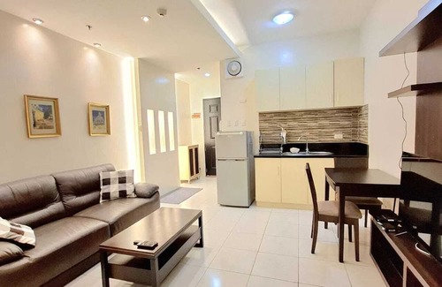 Ermita Night District Appartement | Luxury 1-bedroom apartment with Manila Bayviews with AC, Pool, Balcony, Netflix