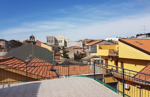 Nicolosi Appartement | Apartment at the foot of Mount Etna with a private terrace and Mount Etna view
