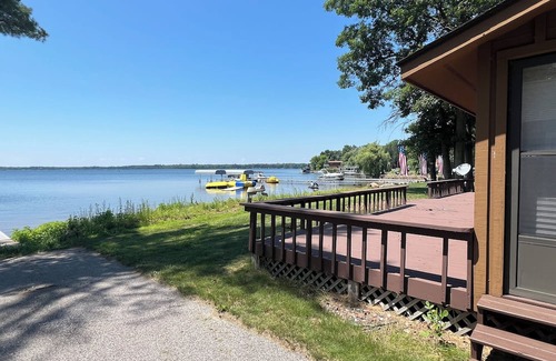 Sturgeon Lake Cabine | Charming 2-bedroom cabin in serene Sturgeon Lake with AC