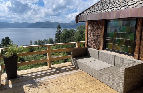 Fiskabygd Cabine | Stunning fiord panorama view off-grid forest cabin