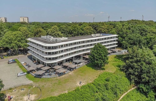 Wageningen Maison | Modern Haven w/Spa Access | Nature Reserves, Local Attractions | Onsite Dining