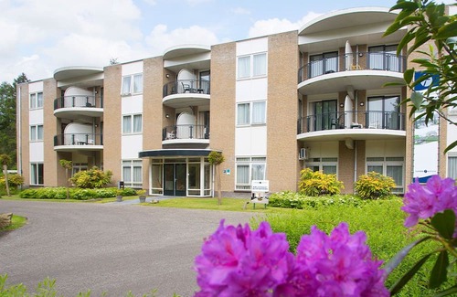 De Bult Maison | Perfect De Bult Family Escape | 4 Units w/Pool & Sauna by Drents-Friese Wold