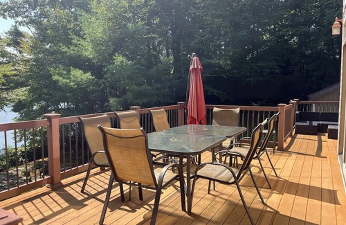 Sturbridge Maison | Lakeside Getaway! Gorgeous views! Sleeps 8+