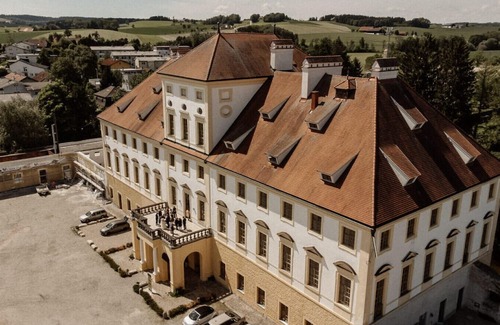 Aurolzmunster Appartement | Versailles Royal Suite 4 Guests|Breakfast Included