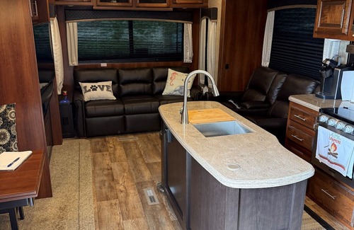 Pierre Location De VR | 2-bedroom campground in peaceful West Prairie with AC/Heat