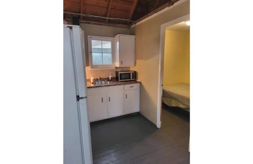 Grand Bend Cabine | Cozy Cabin #1, one block to the beach