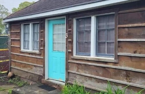 Grand Bend Cabine | Cozy Cabin #3 one block to beach