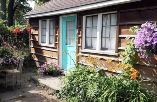 Grand Bend Cabine | Cozy Cabin #3 one block to beach