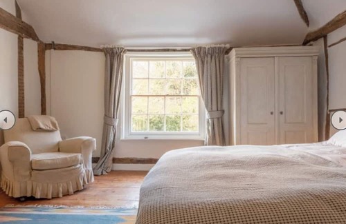 Ipswich Maison | Beautifully restored historic landmark property in idyllic Suffolk village