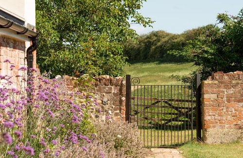 Ipswich Maison | Beautifully restored historic landmark property in idyllic Suffolk village