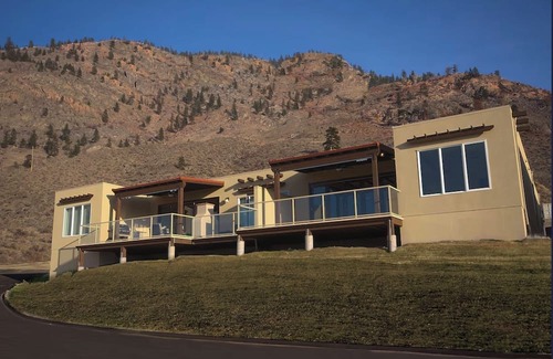 Okanagan-Similkameen Maison | Spacious 2-Bedroom Condo with Incredible Views in Osoyoos